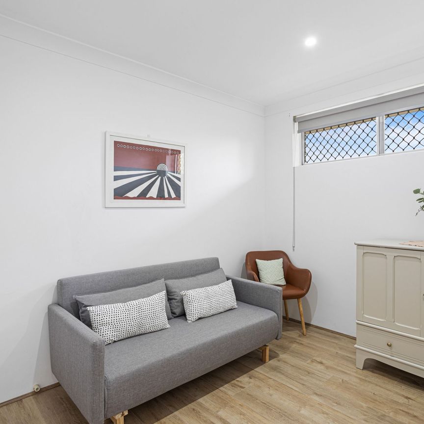 Fully Furnished Apartment in Ideal New Farm Location - Photo 1