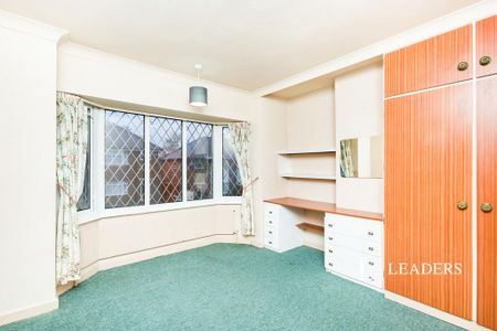 3 bedroom semi-detached house to rent - Photo 4