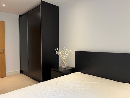 1 Bed Flat, Dowells Street, SE10 - Photo 3