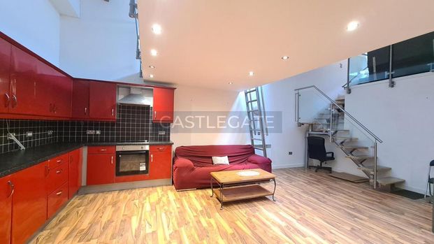 2 bedroom ground floor flat to rent - Photo 1