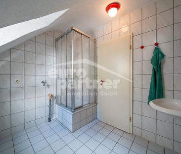 Teilrenovierte Dachgeschosswohnung im Herzen von Oberstein! - Photo 1