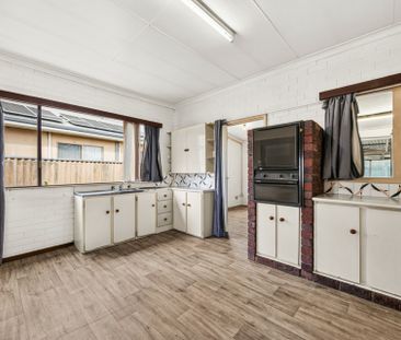 Charming Coastal Living in Sought-After Wannanup. - Photo 1