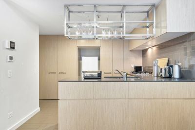 * FULLY FURNISHED* One Bedroom Manhattan Style Living - Photo 3