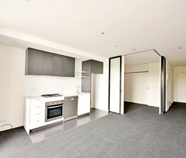 Register to View- Modern 1 bedroom apartment in a Vibrant location. - Photo 3