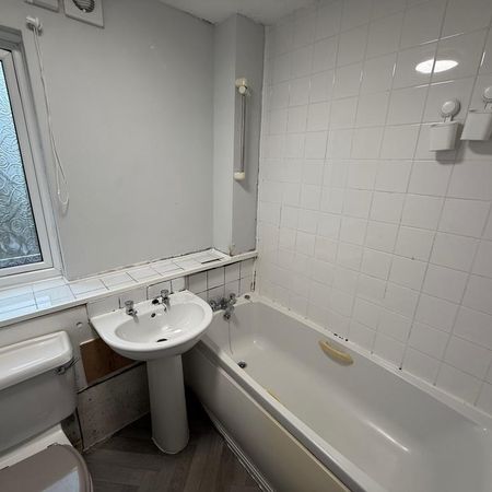 2 bedroom maisonette to rent - Photo 3