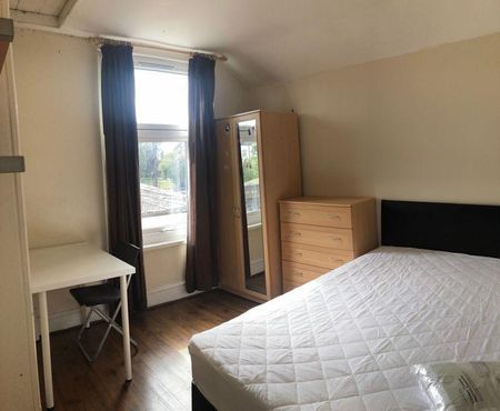 7 bedroom detached house to rent - Photo 3