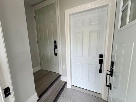 For Lease - 19 MOUNT ROYAL Avenue Unit# Main Level, Toronto, Ontario - Photo 3