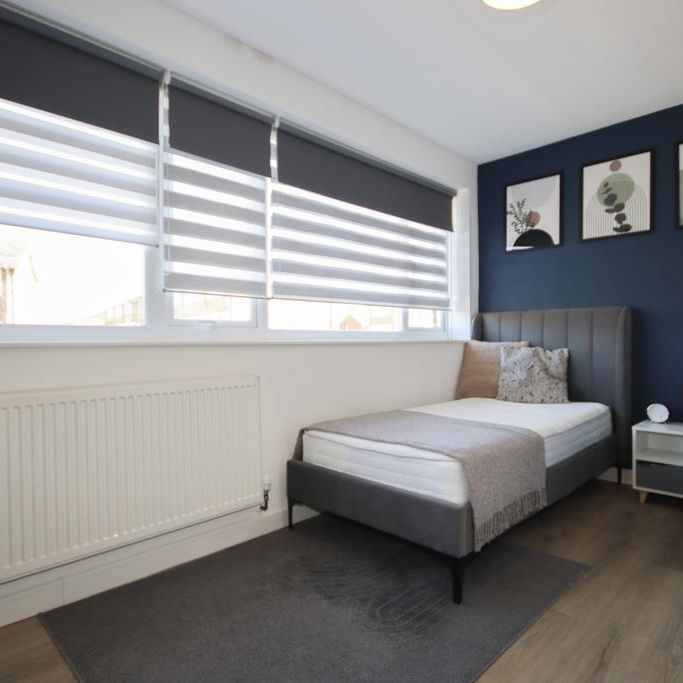 1 bedroom in a house share to rent - Photo 1