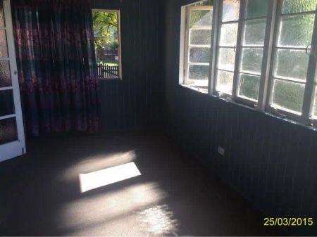 “3 BEDROOM HOUSE IN A QUIET STREET” - Photo 5