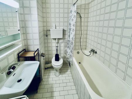 CHARMANT MEUBLÉ CENTRAL POUR COUPLE OU FAMILLE - Foto 5