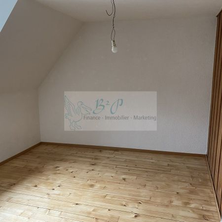 A studio located in the attic in the center of Corcelles is for rent! - Photo 4