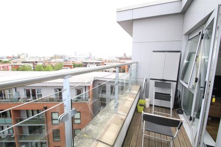 Windsor Court, Mostyn Grove, Bow - Photo 4