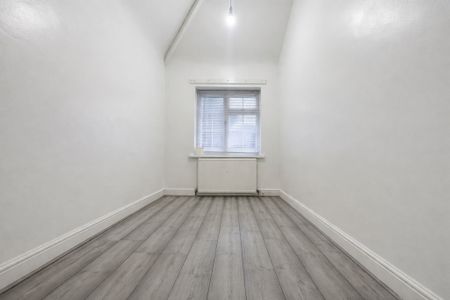 3 Bedroom House To Let - HP12 - Photo 4