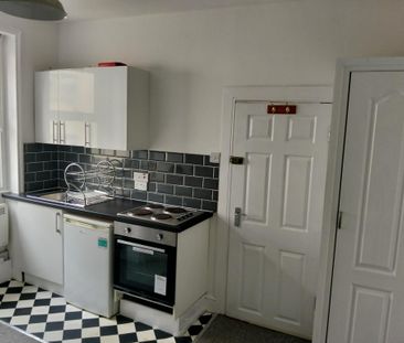 Studio to rent - Photo 2