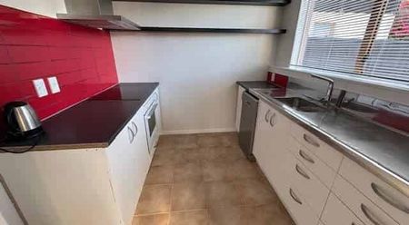 Stand Alone 2BR Home in Ellerslie - Photo 2