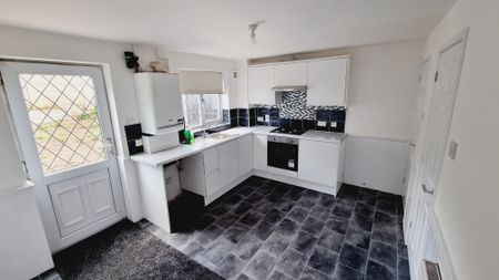 Hallchurch Road, Dudley - Photo 5