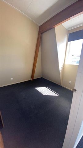 1 Bedroom Unit plus study - Close to Town - Photo 2