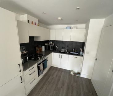 3 bedroom terraced house to rent - Photo 5