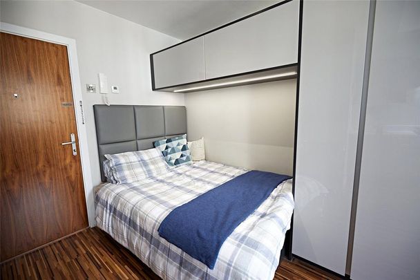 Studio to rent - Photo 1