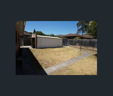 4 Bedroom Family home - Close to Transport - Photo 4