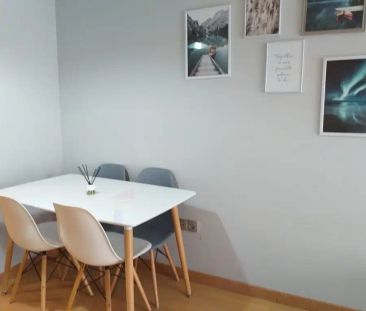 Apartamento de alquiler en Avenida Ricardo Carapeto Zambrano, 29, S... - Photo 4