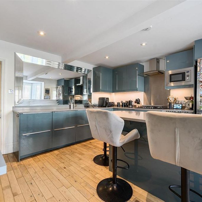 4 bedroom terraced house to rent - Photo 1