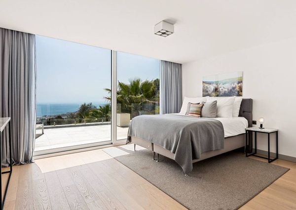 Luxury Villa for rent in Marbella Del Este, Andalusia