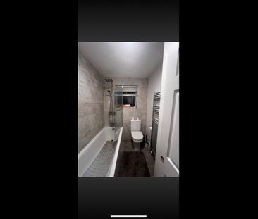 Room in a Shared House, Cranley Road, E13 - Photo 3