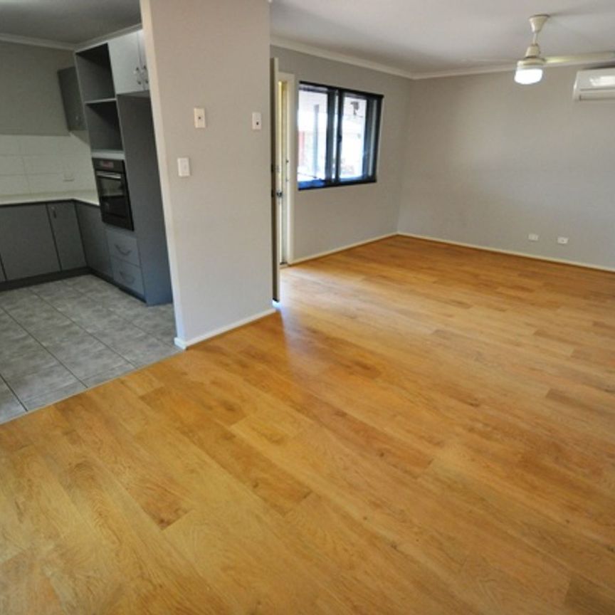 SPACIOUS, COSY & CLOSE TO EVERYTHING! - Photo 1