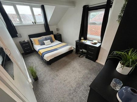 3 bedroom terraced house to rent - Photo 4