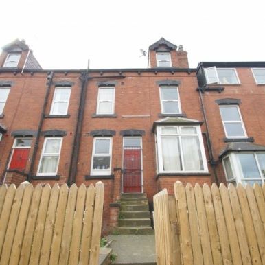 4 Bed - Brudenell Street, Hyde Park, Leeds - Photo 1