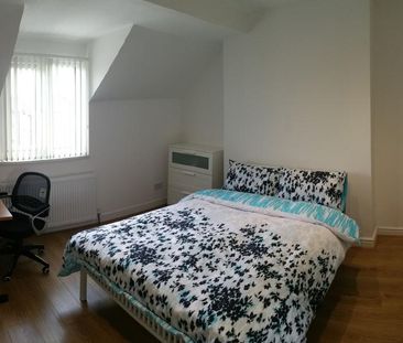 5 bedroom semi-detached house to rent - Photo 5