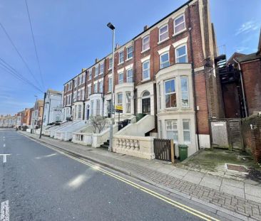 Waverley Road, Southsea - Photo 4