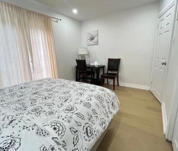 Detached Home For Lease | N9236747 - Photo 2