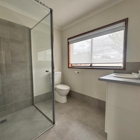 Comfortable Family Home in West Wodonga - 27 Campbell Street - Photo 3