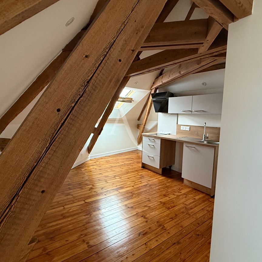 Location appartement 1 pièce, 49.00m², Saintes - Photo 1