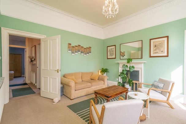 3 bedroom flat to rent - Photo 1