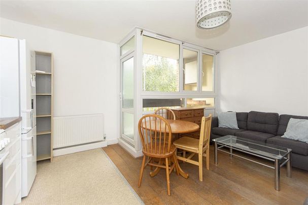 4 bedroom flat to rent - Photo 1