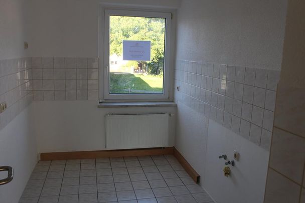 Helle 3-Raum-Wohnung in ländlicher Lage der Ortschaft Falkenbach zur Vermietung - Photo 1