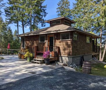 One Bedroom Cottage - Photo 2