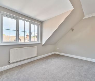 Kings Road, Haslemere - 4 bedrooms Property for lettings - Seymours - Photo 4