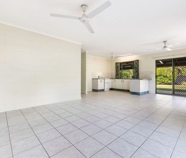 FAMILY LIVING WITH LARGE YARD - Photo 2