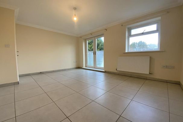 2 bedroom end of terrace house to rent - Photo 1