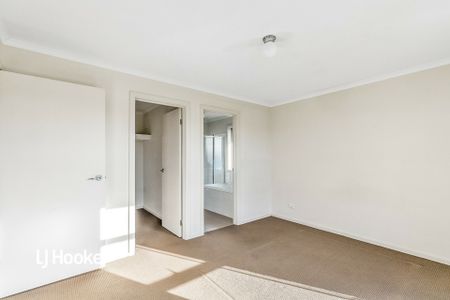 Quiet & Convenient Location Living! - Photo 5