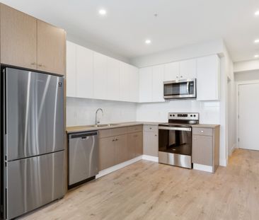 CINEMA APTS - 210B - C210B - Photo 4