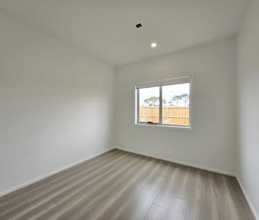 Modern Family Home in Tarneit with 4 Bedrooms - Photo 6