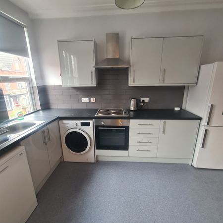 3 Bed - 19a Winston Gardens, Headingley, Leeds - LS6 3LA - Student - Photo 4