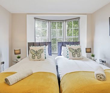 3 Bed Flat, East Street, BN1 - Photo 2