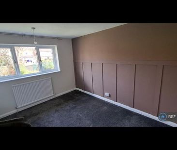 4 bedroom end of terrace house to rent - Photo 5