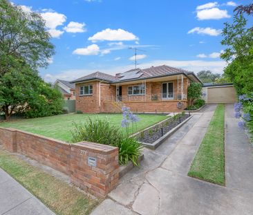 Newly Renovated Home In Sought After East Albury - Photo 6